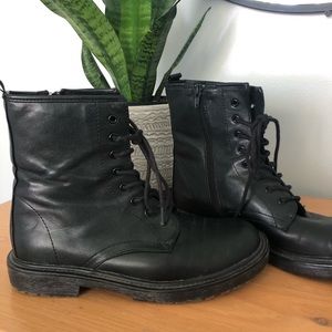 Mudd combat boots